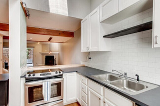 Foto del edificio - Beautiful 3 Bedroom Townhome in North Boulder