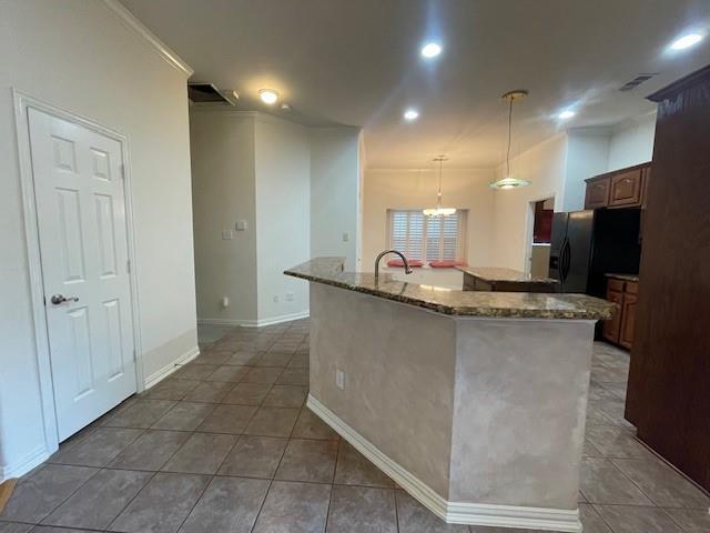 Foto del edificio - 408 Hideaway Ct