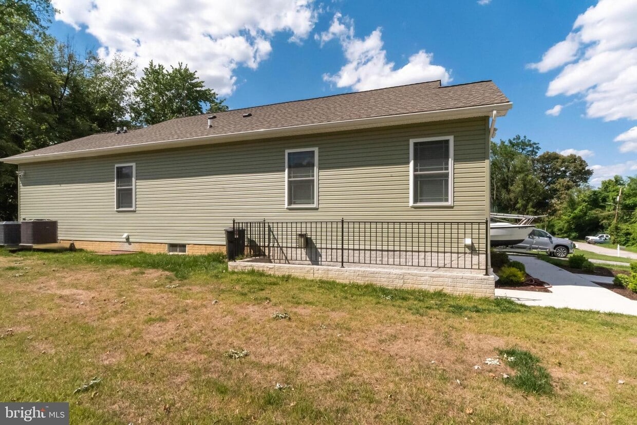 4418 Walnut Rd, Halethorpe, MD 21227 Apartment for Rent in Halethorpe