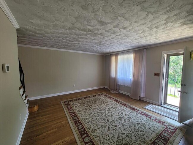 Foto del edificio - 8587 Morven Rd