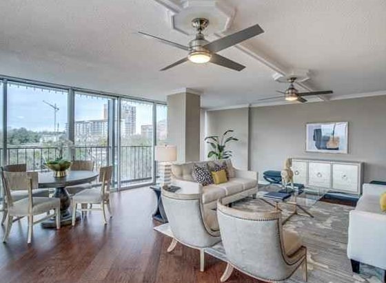 Foto del edificio - 3310 Fairmount-18309