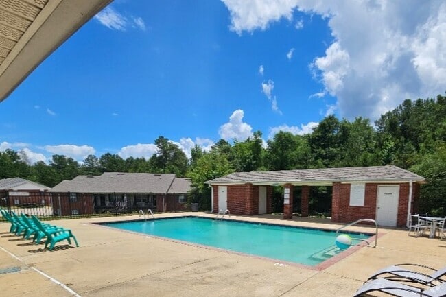 Building Photo - Evangeline Heights Apartments