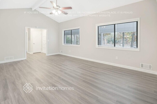 Building Photo - 2463 Rockwood Way SW