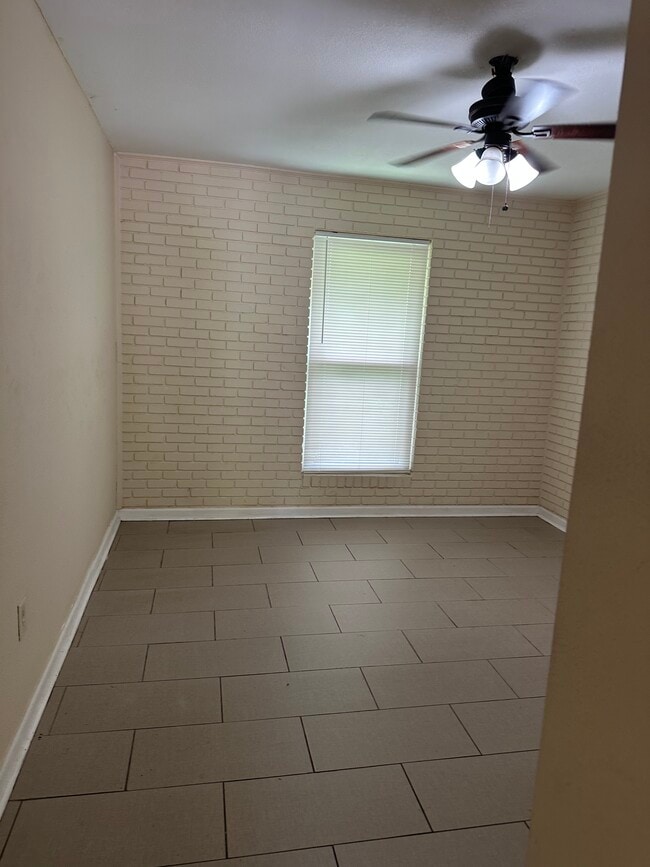 Building Photo - 636 N 39th St