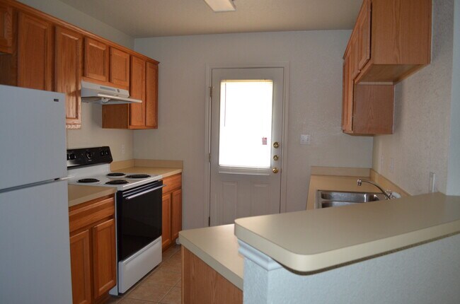 Building Photo - 326 N 10th St