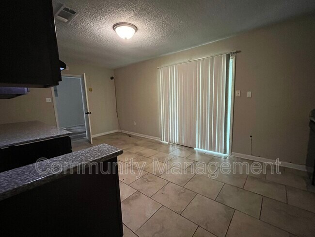 Building Photo - 16801 Vermillion Dr