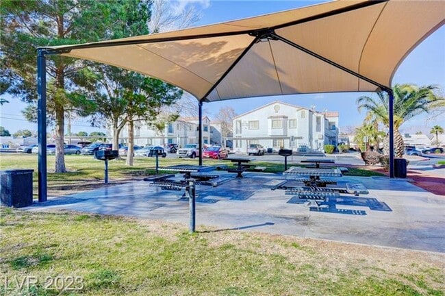 Foto del edificio - 2 bedroom Condo