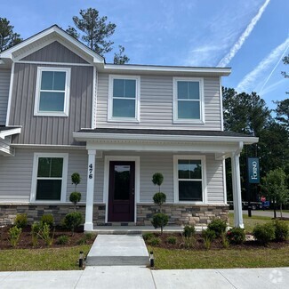 Building Photo - 476 Royal Rd