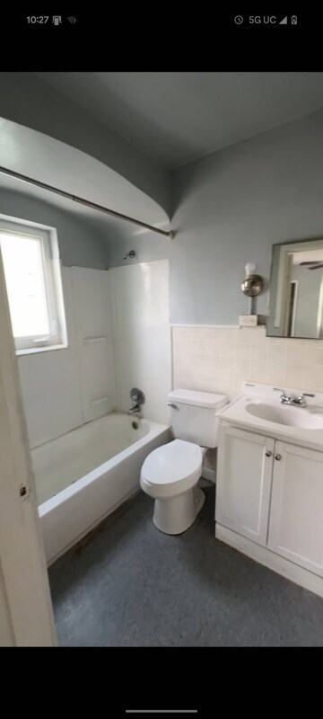 Foto del edificio - 17 Maylan Dr