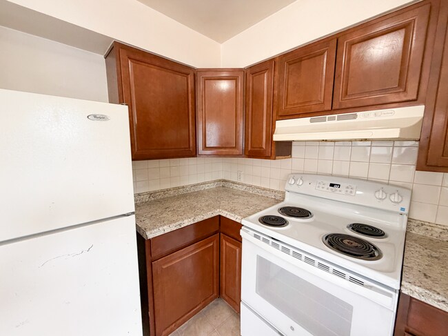 Foto del edificio - 706-708 Darby Ct