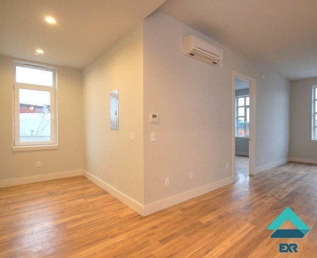 Foto del edificio - 1003 Greene Ave