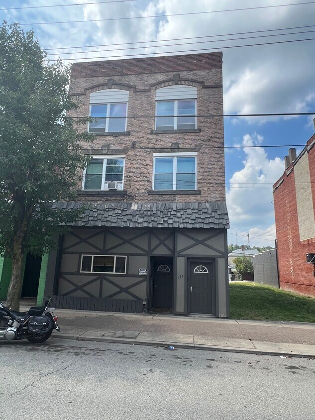 Primary Photo - 624 Monongahela Ave