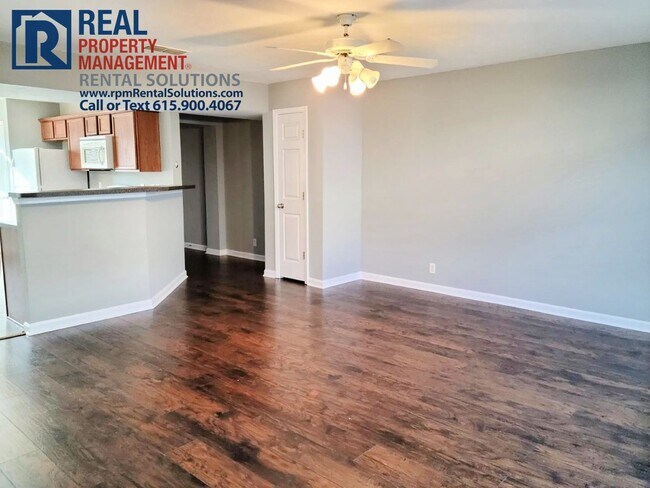 Foto del edificio - Great 3 bedroom townhome off S. Church!