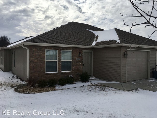 Building Photo - 112 SE Rock Garden Ln
