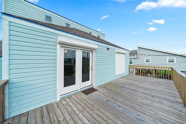 Building Photo - 4126 San Jacinto Dr