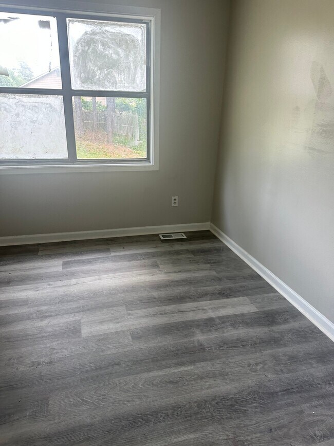 Foto del edificio - 5574 Windwood Rd