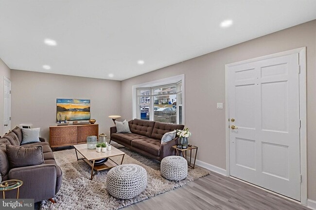 Building Photo - 18 W Orndorff Dr