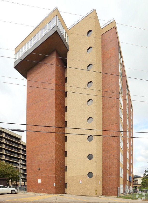 Building Photo - Tower 1