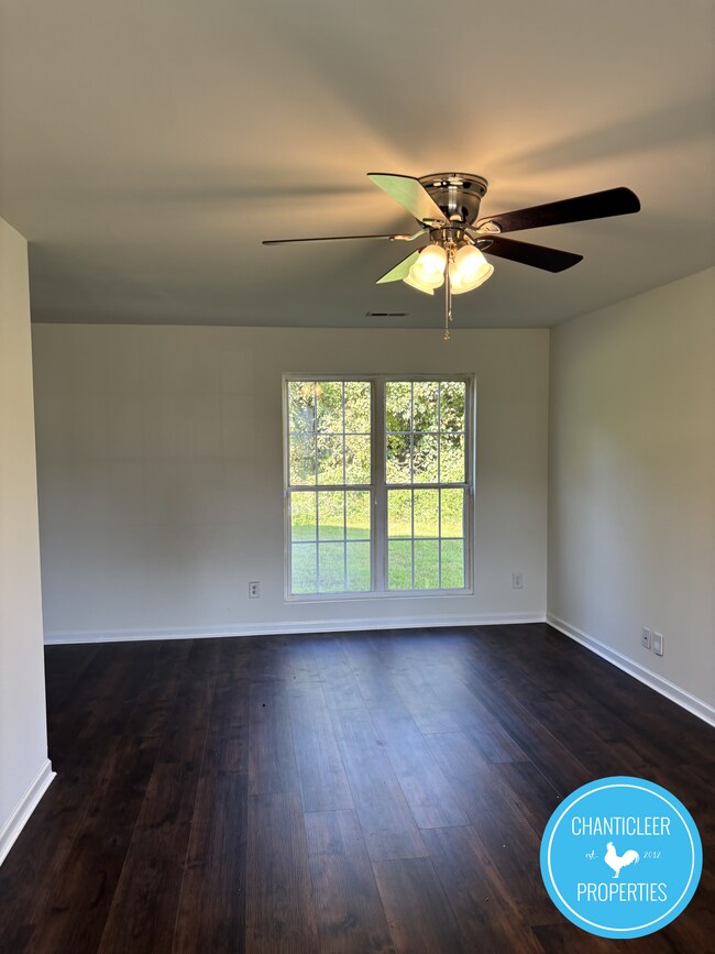 Foto del edificio - 3705 Roseheim Ct