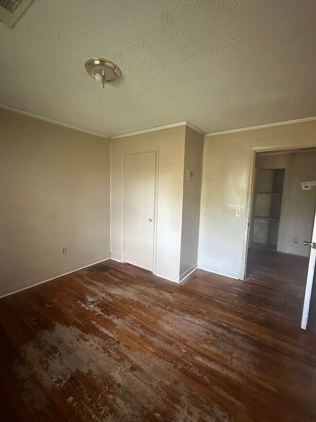 Foto del edificio - 3 Bed 2 Bath Brick House Coming Soon - Und...