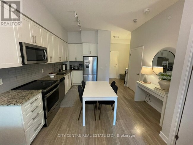 Building Photo - 4085-4085 Parkside Village Dr