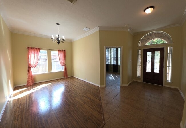 Foto del edificio - 16006 Wilmington Park Ln