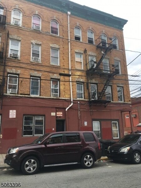 Primary Photo - 89 4th St