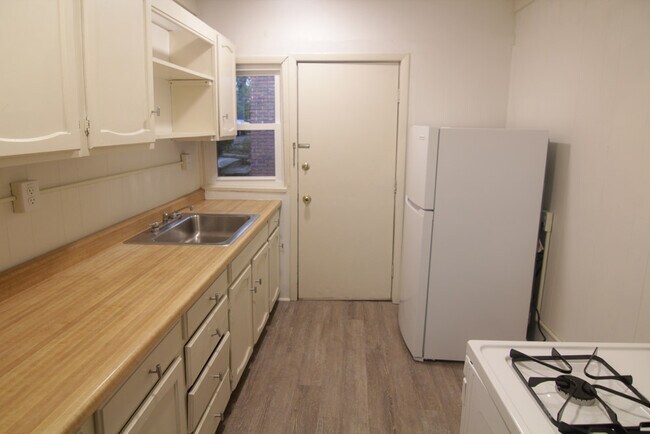 Foto del edificio - 425 Biddle Ave