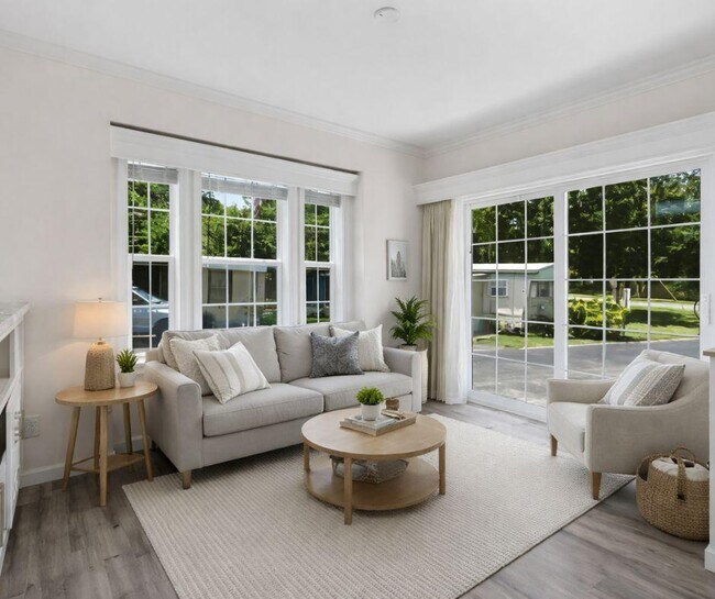 Foto del edificio - 2166 E Camp N Comfort Ln