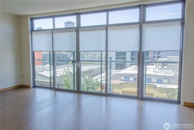 Building Photo - 2Bd/2Ba Seattle Condo