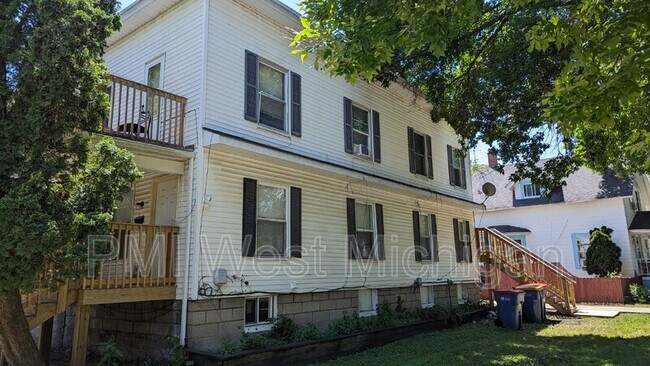 Foto del edificio - 1053 Pine Ave NW