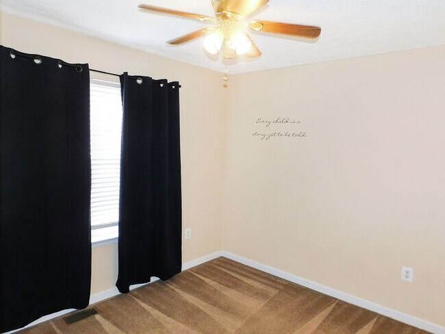 Building Photo - 35630 Aviation Yacht Club Rd