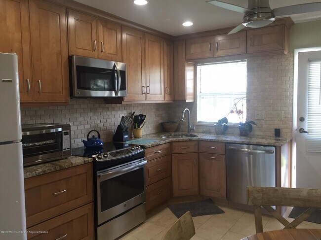 Foto del edificio - 555A Sheffield Ct