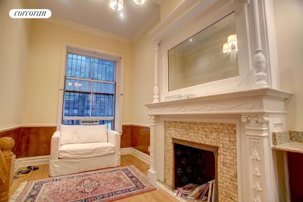 Primary Photo - 47 W 90th St