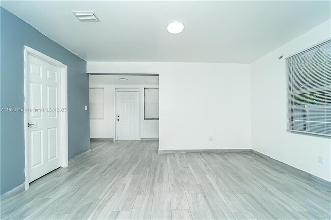 Building Photo - 5725 NW 24th Ave