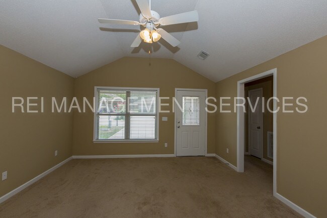 Building Photo - 16431 Waterbury Ln