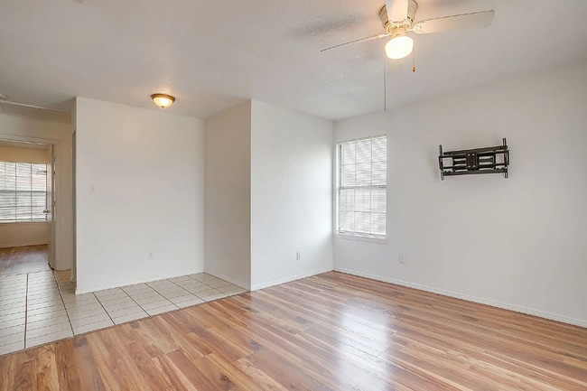 Building Photo - 13320 White Settlement Rd