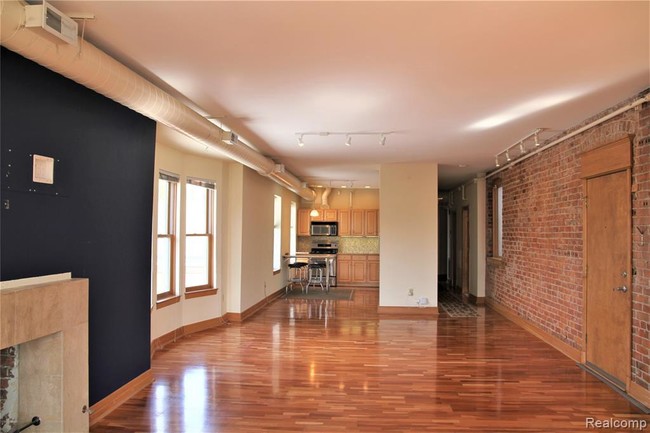 Building Photo - 4142 Cass Ave