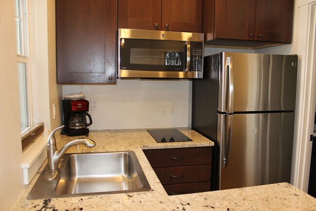 Foto del edificio - Furnished Studio Near Old Mill - Utilities Included