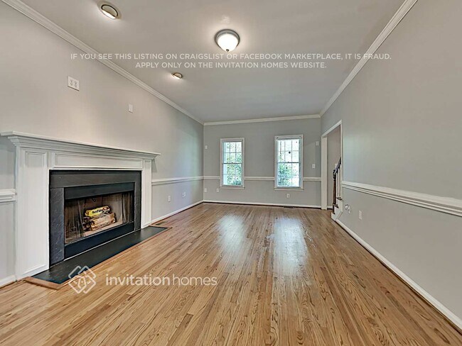 Foto del edificio - 121 Peach Orchard Dr