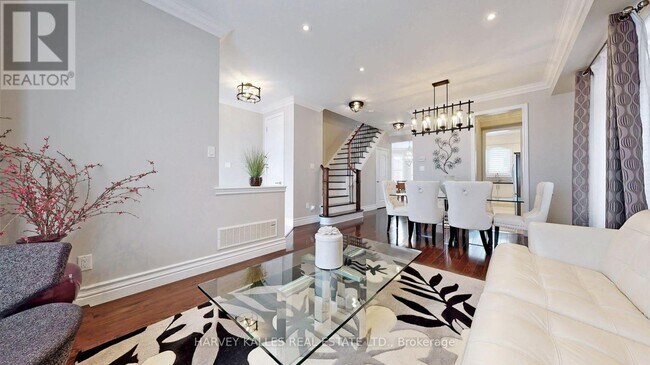 Building Photo - 18 Shiner Dr