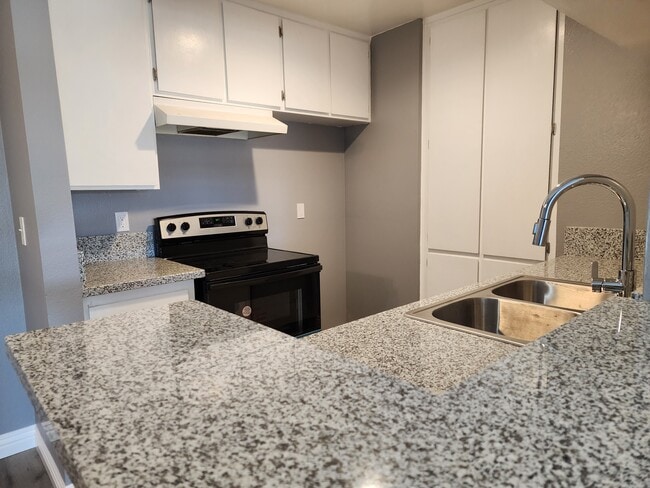 Kitchen and Granite Countertops - 23334 Sesame St