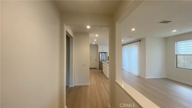 Building Photo - 110 Sunnyside