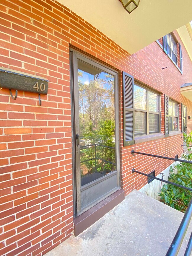 Foto del edificio - Faris Ridge Condominiums