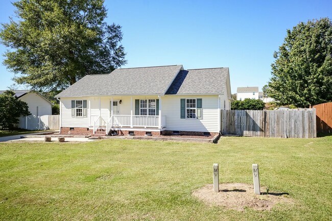 Building Photo - Updated 3BR/2BA Single Family Home