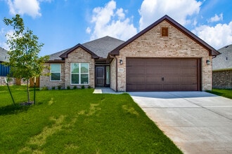 Building Photo - 2904 Clover Dr