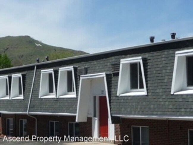 Building Photo - Mountain views | Near downtown Golden | Quaint apartment building