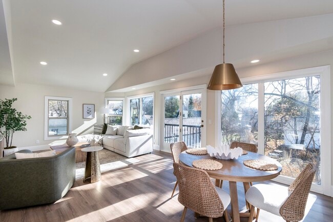 Foto del edificio - 7223 University Ave