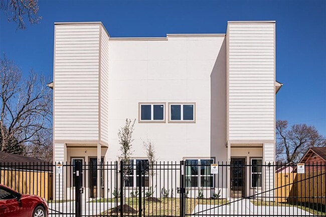 Building Photo - 5205 Bataan Rd