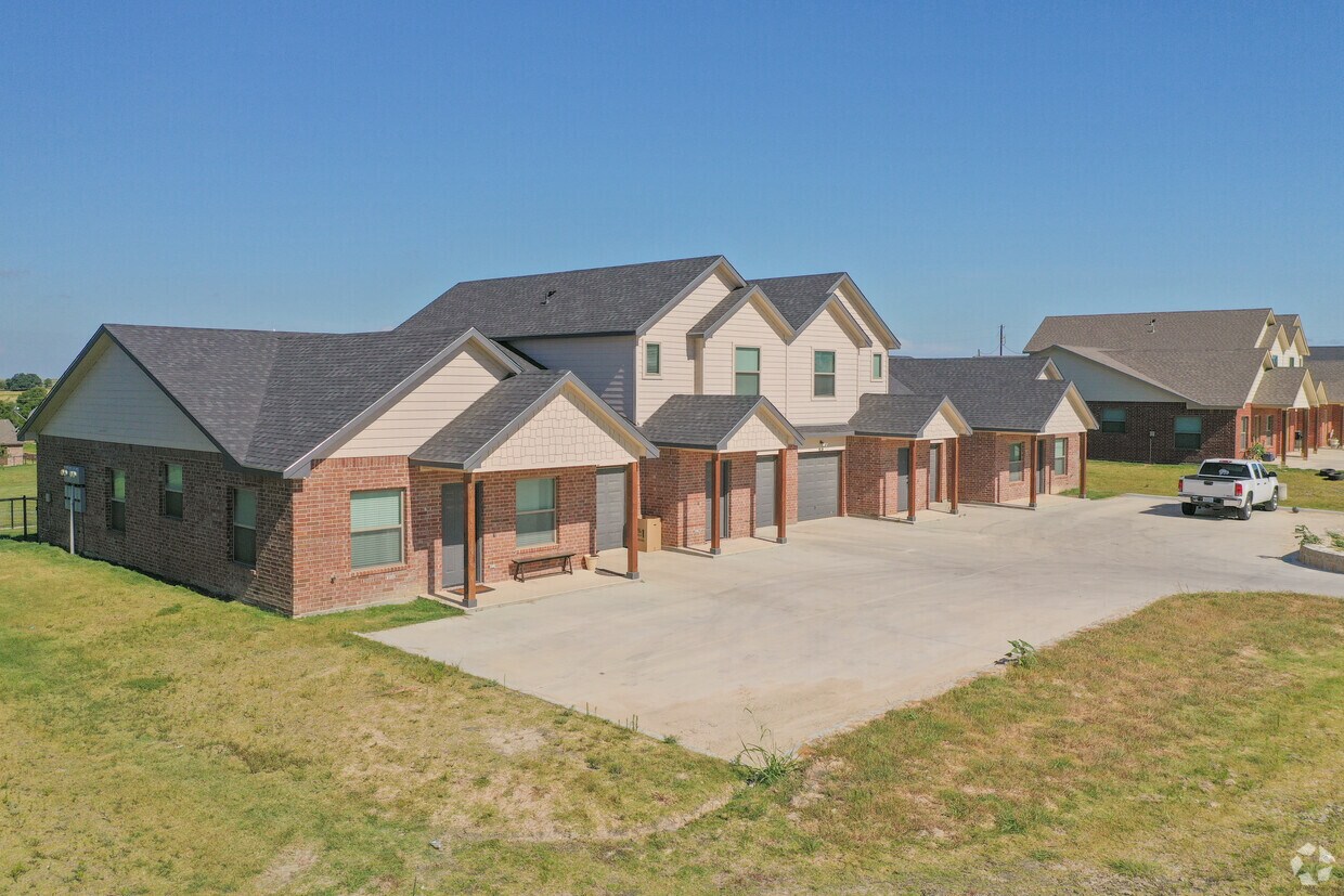 West Park Townhomes Townhomes for Rent Weatherford, TX
